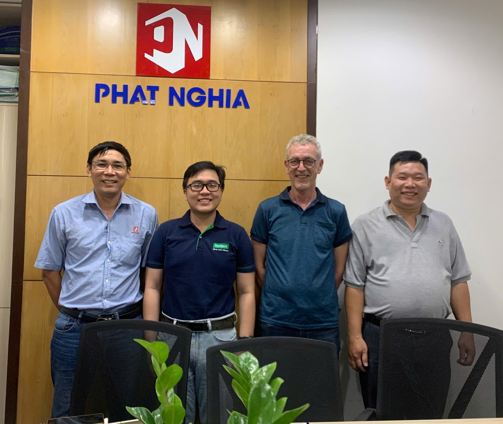 PHÁT NGHĨA CÙNG FANCOM TỔ CHỨC BUỔI ĐÀO TẠO NỘI BỘ VỀ HỆ THỐNG LÀM MÁT CHUỒNG TRẠI