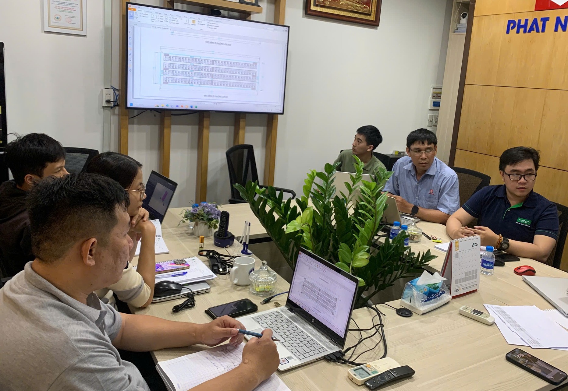 PHÁT NGHĨA CÙNG FANCOM TỔ CHỨC BUỔI ĐÀO TẠO NỘI BỘ VỀ HỆ THỐNG LÀM MÁT CHUỒNG TRẠI