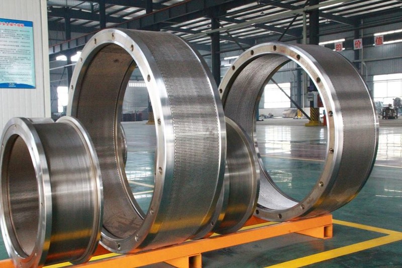 Khuôn Máy Ép Cám Viên: Giải Pháp Tối Ưu Nâng Cao Hiệu Suất Sản Xuất Thức Ăn Chăn Nuôi