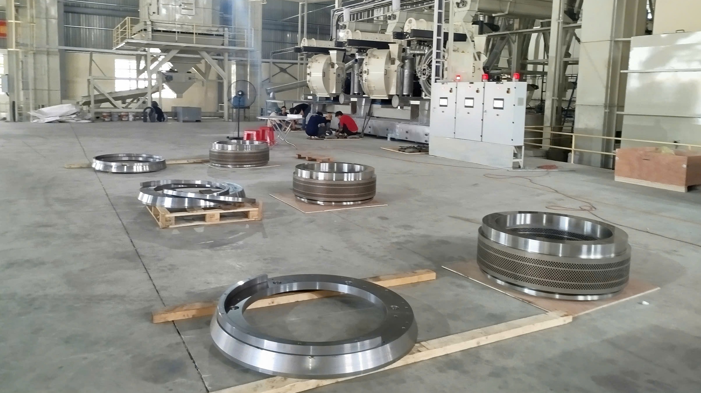Khuôn Ép Viên Thức Ăn Gia Súc – Giải Pháp Tối Ưu Hiệu Suất Sản Xuất Thức Ăn Chăn Nuôi