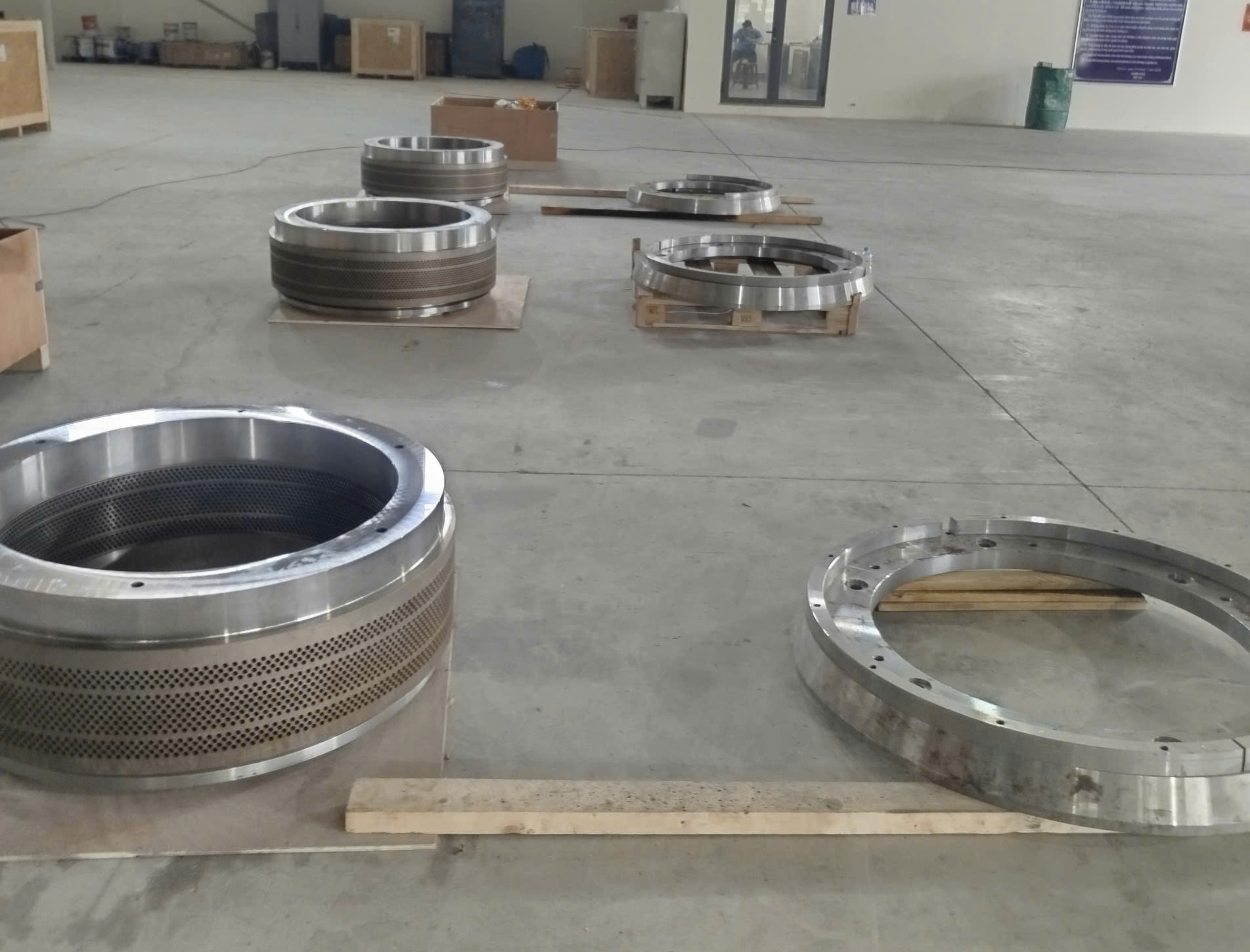 Khuôn Ép Viên Thức Ăn Gia Súc – Giải Pháp Tối Ưu Hiệu Suất Sản Xuất Thức Ăn Chăn Nuôi