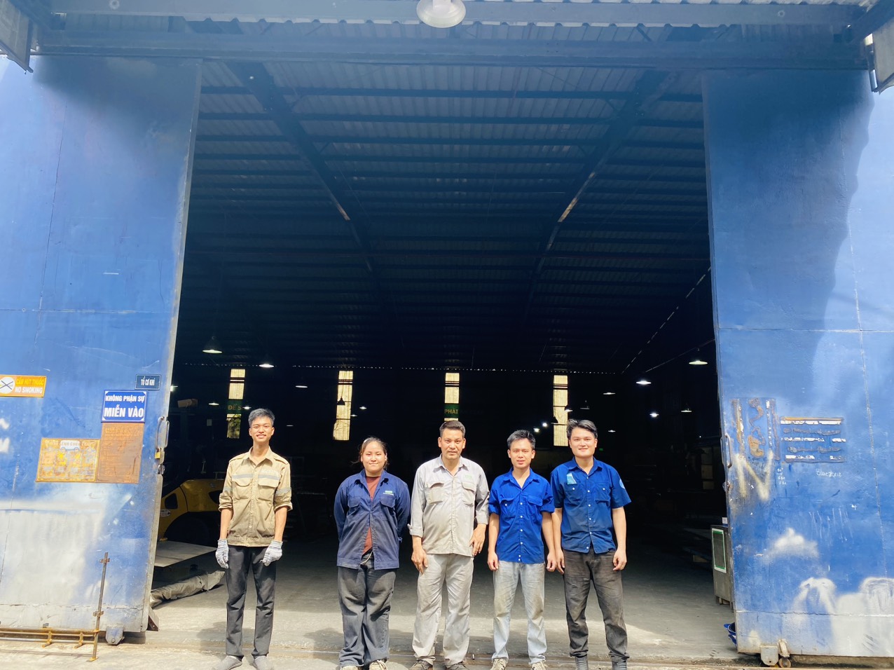 PHÁT NGHĨA ĐỒNG HÀNH CÙNG SINH VIÊN CƠ KHÍ TRƯỜNG CAO ĐẲNG NGHỀ THỦ ĐỨC TRONG HÀNH TRÌNH THỰC TẬP